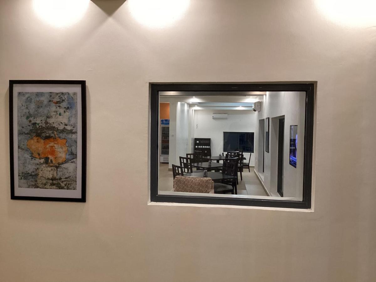 Adis Hotels Prime イバダン エクステリア 写真