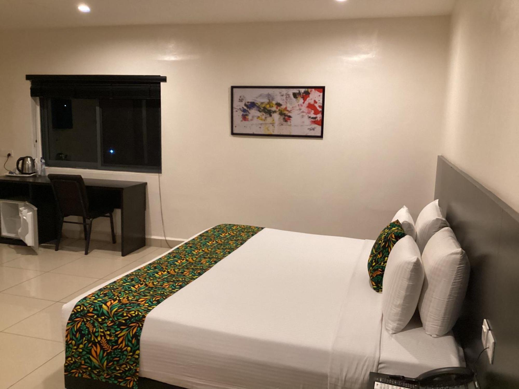 Adis Hotels Prime イバダン エクステリア 写真