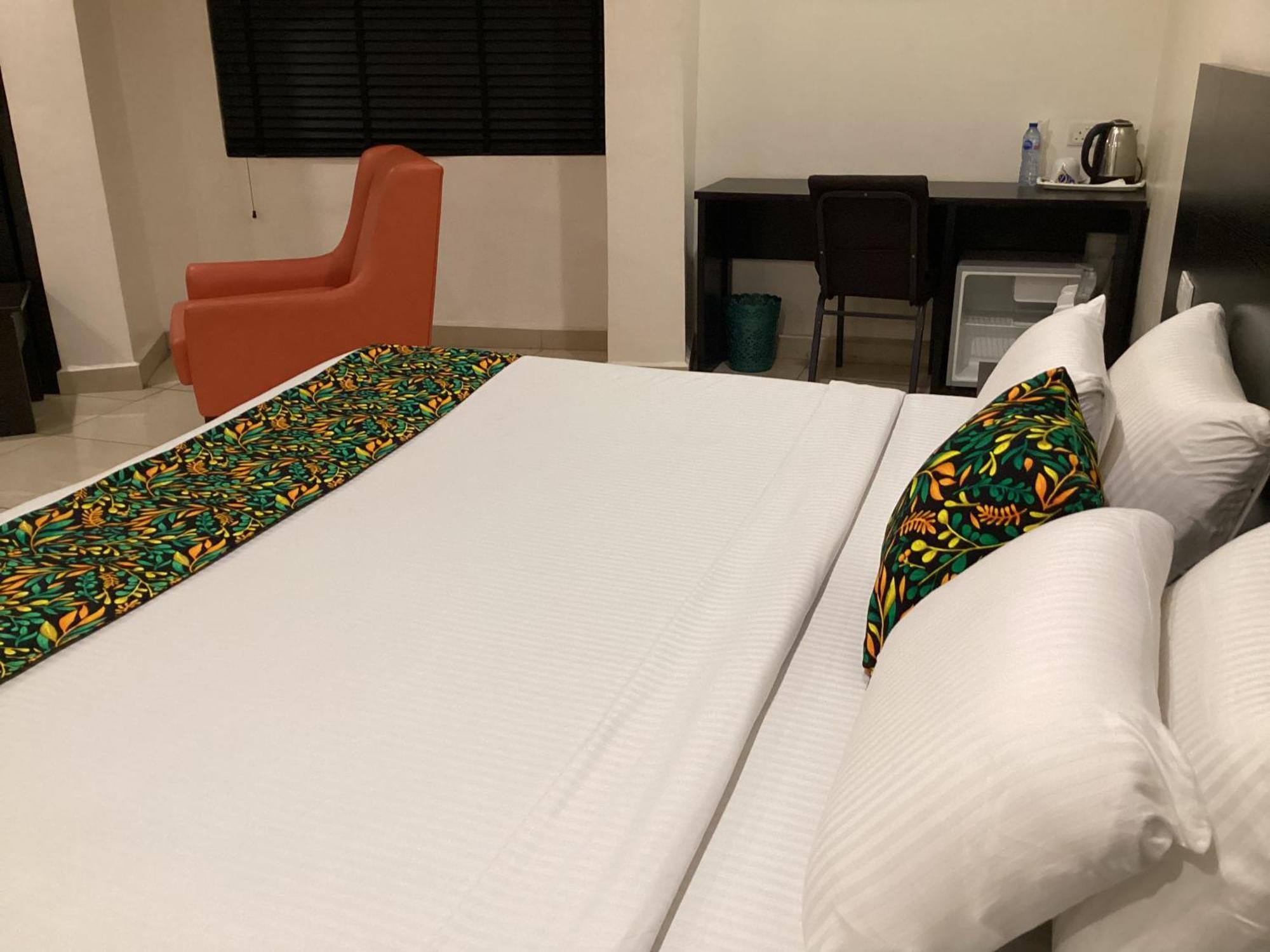 Adis Hotels Prime イバダン エクステリア 写真