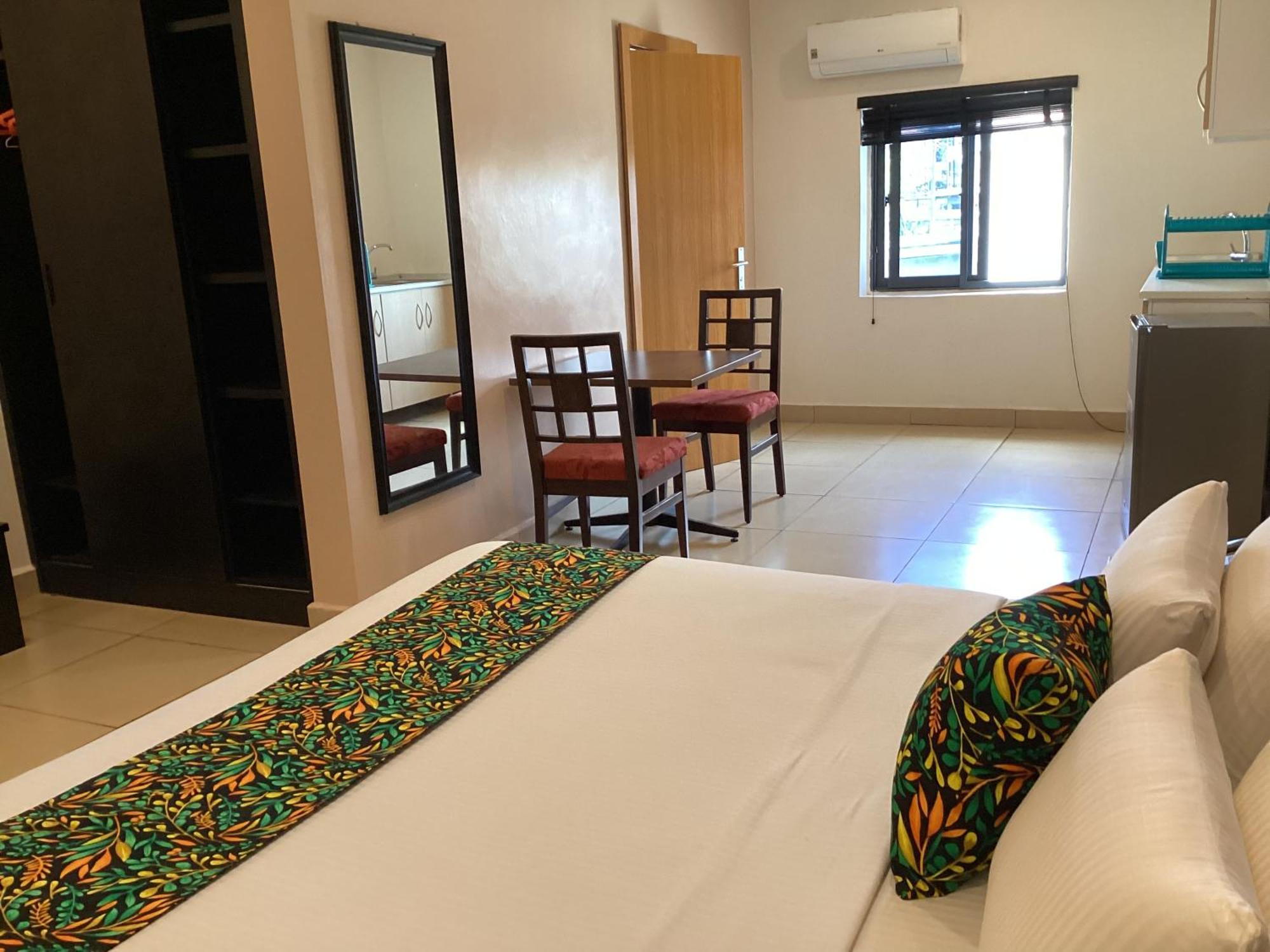 Adis Hotels Prime イバダン エクステリア 写真