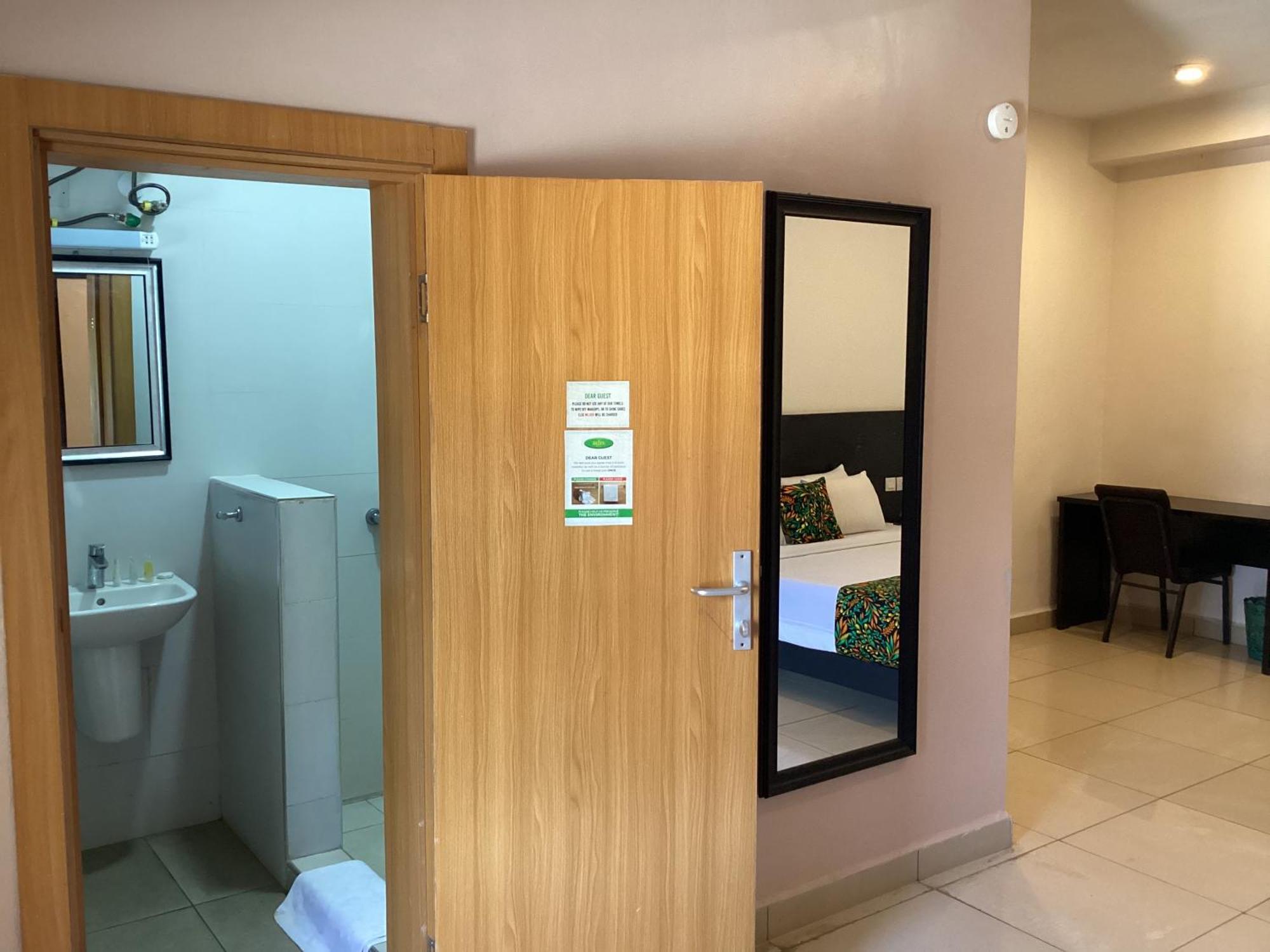 Adis Hotels Prime イバダン エクステリア 写真